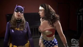 Wonder Woman Bondage - Batwoman & Wonder Woman get sexual pain
