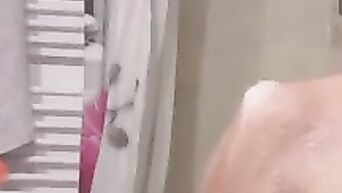 Facecast young cougar hot tub tease