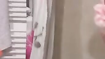Facecast young cougar hot tub tease