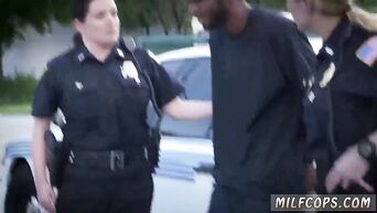 Police sucks cock of arrested black guy