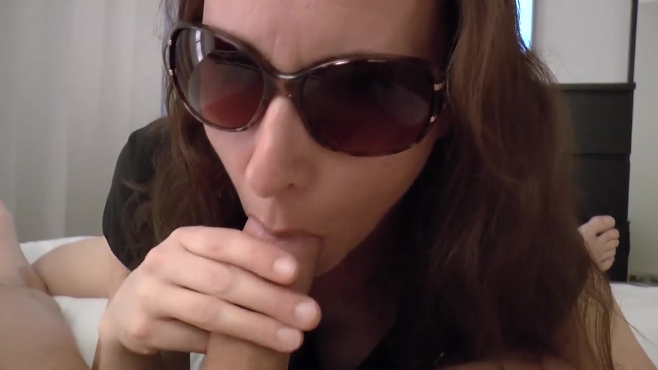 1280px x 720px - Horny dark-haired MILF in sunglasses makes deep blowjob
