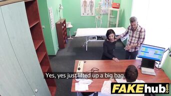 Fake Hospital: Dark-haired MILF fucks with doctor