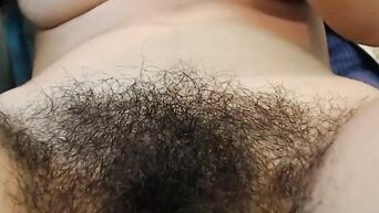 My sister's hairy cunt close up online